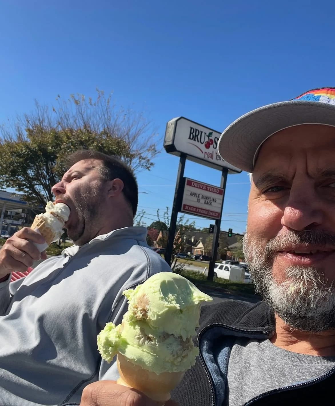 Bear sighting: Bear REALLY likes ice cream 🍦